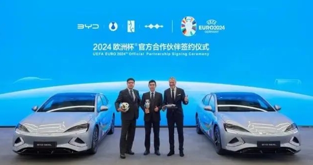 去年净利突破300亿，今年比亚迪价格战底气更足了