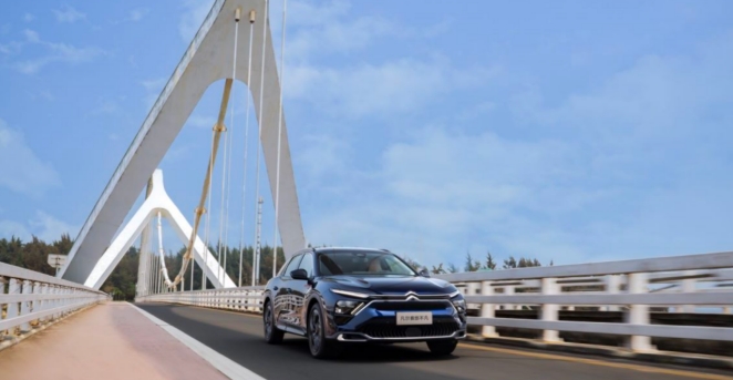 2024款凡尔赛C5 X上市，价值再进阶入门更豪华 