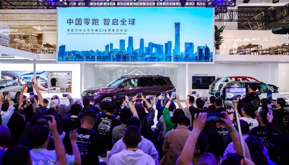 全球首创MPSUV 零跑C16开启预售，掀起2024北京车展SUV新热潮