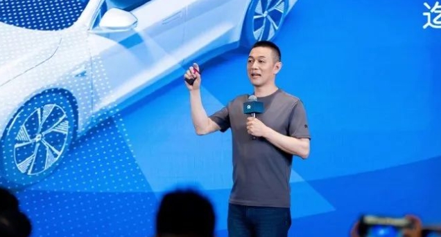 李斌：2025年蔚来智驾使用时长占比达80%，比人驾安全10倍