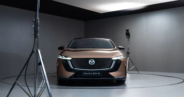 MAZDA EZ-6全球首秀，长安马自达为合资新能源打开新思路
