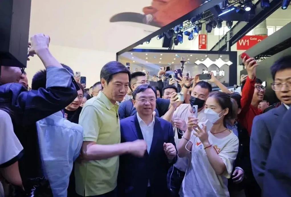 为什么雷军会成为2024北京车展最靓的仔?