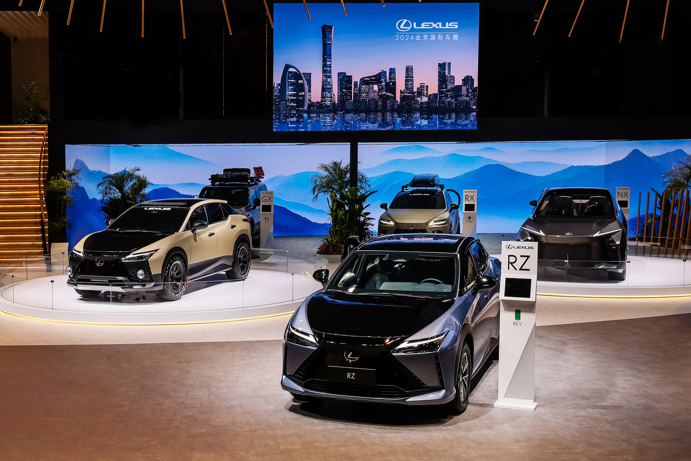 LEXUS雷克萨斯携多款明星车型亮相2024北京车展