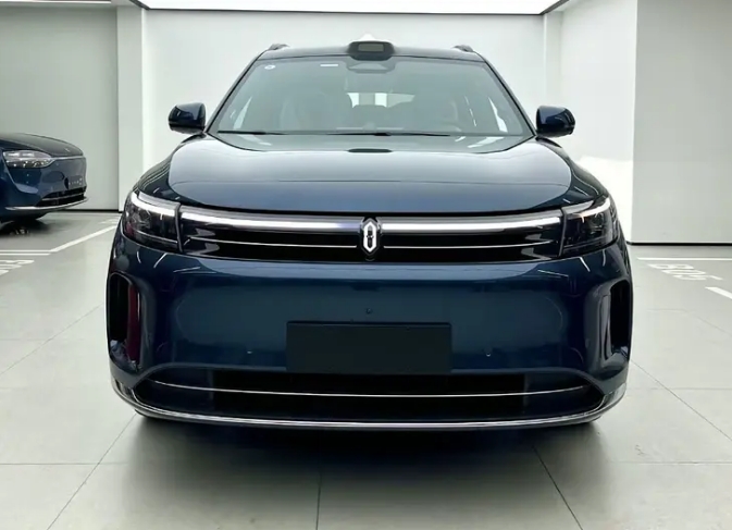 问界新M7 Max焕新版实车曝光 或5月31日上市