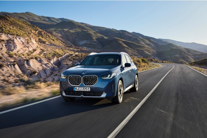 第四代BMW X3首发，国产后打“价格战”不能只靠加长