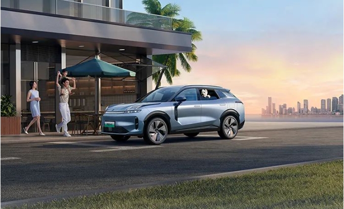 2025款 领克08EM-P正式上市，全系限时价：17.98万元起