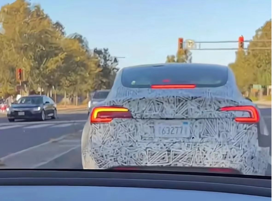 新款特斯拉Model 3谍照曝光