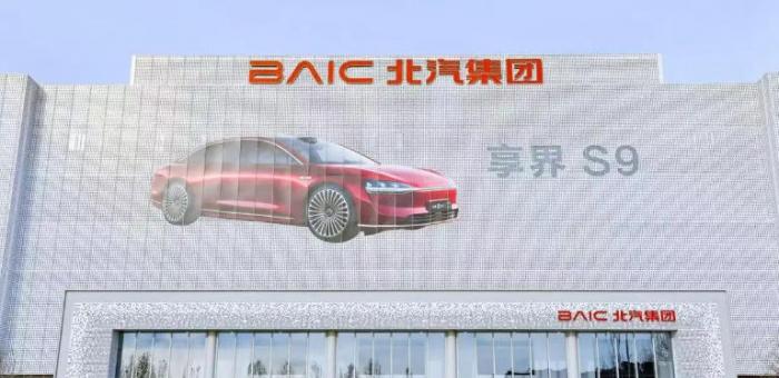 6.88万的极狐放下身段，瞄准星愿海豚就是干